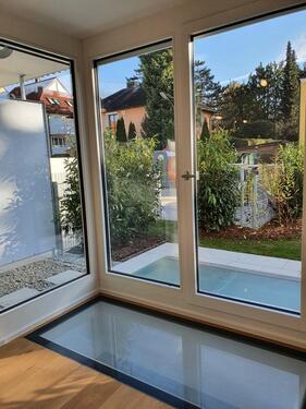 Foto - Schicke, ruhige 2-Zi. Wohnung, Vorgarten, Einbauküche, Keller, Stellplatz, BJ 2021 Wärmepumpe