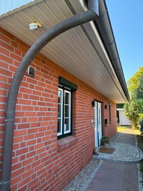 Foto - Großzügiges Einfamilienhaus in Feldrandlage, komplett renoviert.