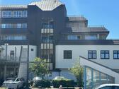 Foto - Helle Büroräume mit Küche und Terrasse