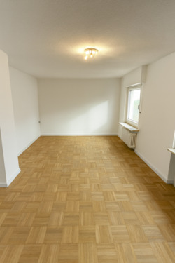 Foto - Erstbezug nach Renovierung! 2ZKB EG-Wohnung in ruhiger Lage