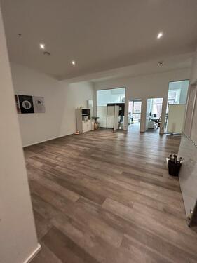 Foto - Büro zu vermieten - 1.590,00 EUR Kaltmiete, ca.  109,00 m²