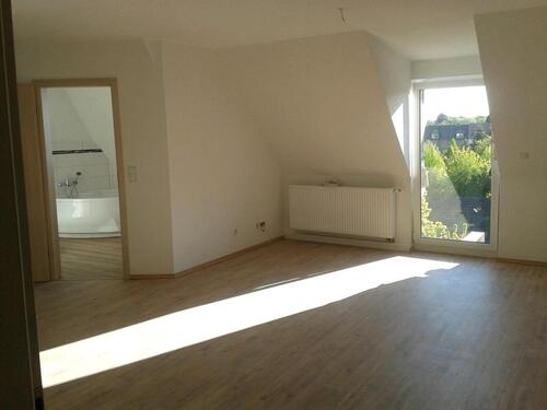 Foto - 3 Raum - Mansardenwohnung Balkon Parkplatz Innenstadt