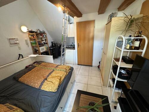 Foto - 1 Zimmer Dachgeschoßwohnung zur Miete in Marburg