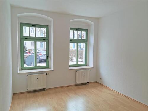 Foto - Schöne 3-Zimmer mit Laminat, Bad mit Wanne und Dusche in sehr guter Lage !!!