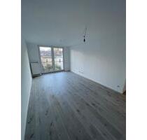 Charmante neue 3 Zimmer Dachgeschosswohnung - Mülheim an der Ruhr