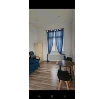 Großes Zimmer in 7er-WG - 525,00&nbsp;EUR Kaltmiete, ca.&nbsp; 28,00&nbsp;m&sup2; in Offenburg (PLZ: 77652)