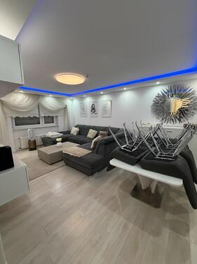 Foto - Neu Renovierte 3 Zimmer Wohnung