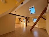 Foto - Stylisches Wohnen mit Weitblick: 3-Raum-Dachgeschosswohnung mit Balkon, in Riesa-Poppitz!