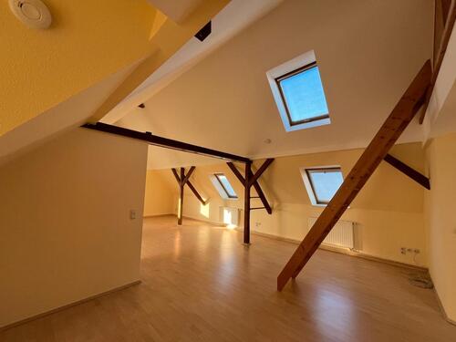 Foto - Stylisches Wohnen mit Weitblick: 3-Raum-Dachgeschosswohnung mit Balkon, in Riesa-Poppitz!