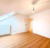 Kernsanierte 2,5 Zimmerwohnung mit Stellplatz - Baltmannsweiler