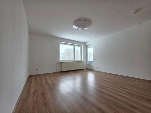 Foto - Helle 4 Zimmerwohnung mit saniertem Bad und Balkon in 3. Etage