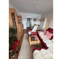 Zweiraum Wohnung (neuer Fußboden und gestrichen) - Weißenfels