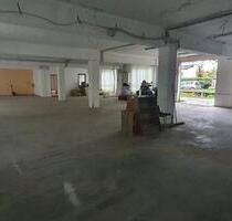 Lagerhalle Erdgeschoss ca. 300 mit Büroräume und WC anlage - Mönchengladbach Nord