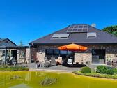 Foto - Haus mit großem Schwimmteich zu verkaufen