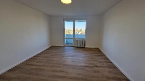 Foto - ohne Provision, Erstbezug nach Renovierung, Balkon & Stellplatz