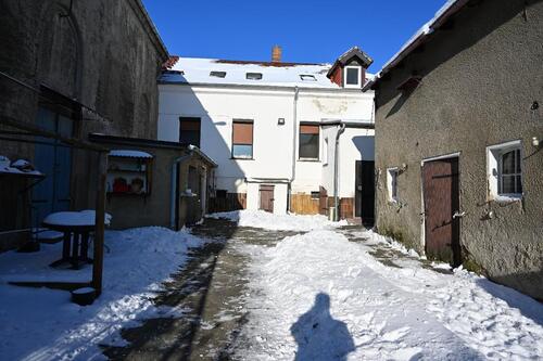 Foto - Haus mit Ausbaupotential - 130.000,00&nbsp;EUR Kaufpreis, ca.&nbsp; 300,00&nbsp;m&sup2;