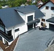 Neubau Siegen-Eiserfeld – 175 m² Maisonette mit Küche & Sauna