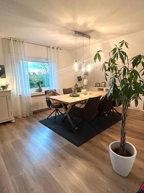 Foto - Großzügige Maisonettewohnung mit Garten & zwei Stellplätzen