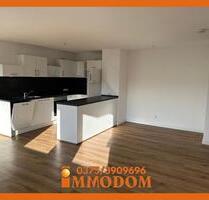 2-Zimmer-Wohnung mit Einbauküche, Balkon und Personenaufzug mitten in Zwickau, zu vermieten!