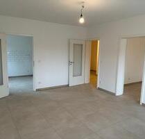 Frisch renovierte 2,5 Zimmerwohnung mit sonnigem Balkon - Dortmund Bövinghausen