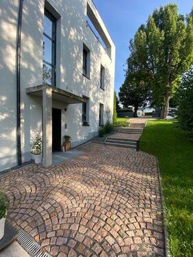 Foto - Treuen, exklusive 4 Zi.-Etagenwhg. (120m²) Terrasse + XL Garage..