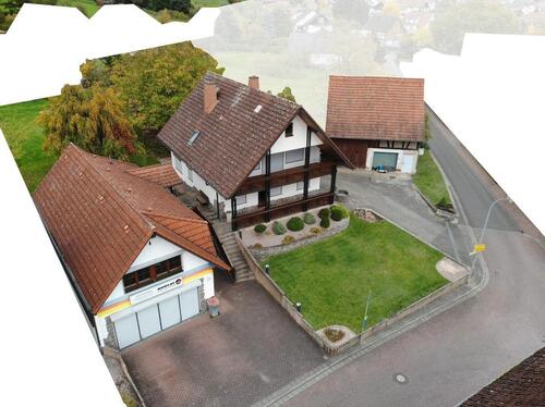 Foto - Gepflegtes Mehrfamilienhaus mit separater Gewerbeeinheit &Scheune