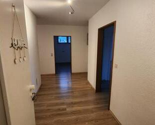 Attraktive 4-Zimmerwohnung - Nähe Bad Neustadt - Hohenroth