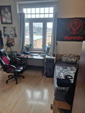 Foto - WG Zimmer mit eigenem Balkon - 369,00&nbsp;EUR Kaltmiete, ca.&nbsp; 26,00&nbsp;m&sup2;