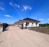 Moderner Bungalow aus 2024 in ruhiger Ortsrandlage - Arneburg