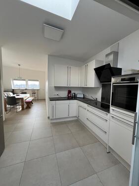 Foto - Wunderschöne 5- Zimmer Maisonettewohnung mit moderner Ausstattung, EBK, 2 Bädern, Balkon und Dachterrasse in Toplage!
