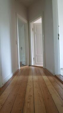 Foto - Nähe Uni, Bhf., Rote Str. renovierte 4-Zi.Whg.,Paar o.3-WG