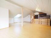 Foto - ++GROSSZÜGIGE++Dachstudiowohnung in Senden-Wullenstetten – ideal für Singles oder Paare
