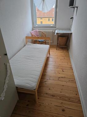 Foto - ein halbzimmer nur Frauen - 450,00&nbsp;EUR Kaltmiete, ca.&nbsp; 64,00&nbsp;m&sup2;