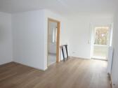 Foto - Radebeul-Lindenau: Singlewohnung mit Terrasse * frisch renoviert, mit neuem Vinylboden und Dusche