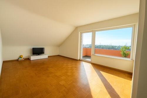 Foto - Charmante, helle Dachgeschosswohnung mit Südbalkon & Schlossblick in ruhiger Randlage v. Ludwigsburg