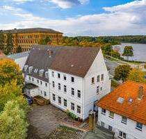 Zentral in SL: Vollständig modernisierter Büroraum im DG mit 13 qm! Parkplatz vor Ort! - Schleswig