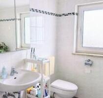 Schöne 3-Zimmer-Dachwohnung - 900,00&nbsp;EUR Kaltmiete, ca.&nbsp; 72,00&nbsp;m&sup2; in Hattersheim am Main (PLZ: 65795)