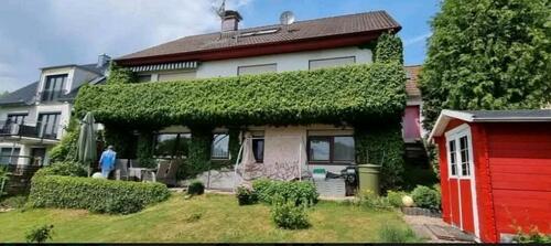 Foto - Ruhiges, geräumiges Haus mit Einliegerwohnung oder Praxis