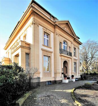 Foto - Einzigartig: Traum- Etage in topsanierter Stadtvilla am Fluss