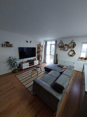 Foto - Voll möblierte 2,5 Zimme-W. mit Balkon, Keller, EBK Stellplatz