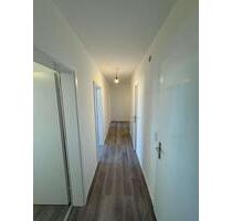 Neu renovierte 3 Zimmerwohnung - 790,00&nbsp;EUR Kaltmiete, ca.&nbsp; 83,00&nbsp;m&sup2; in Sankt Augustin (PLZ: 53757)