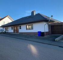 Mehrfamilienhaus - 3Wohnungen - 335qm - Courtagefrei - Bottendorf - Burgwald