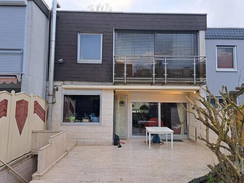 Foto - 6 Zimmer Reihenhaus zum Kaufen in Schwalbach am Taunus