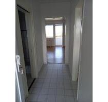 1 Zimmer, Küche, Diele, WCDusche, große Loggia, Kaiserstr. 102 - Krefeld Bockum