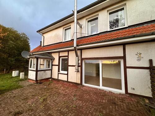 Foto - Attraktive 3-Raum-Wohnung mit Hauscharakter +Garten+ Garage