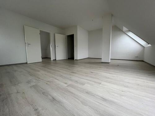Foto - TOP renovierte Dachgeschoss Wohnung