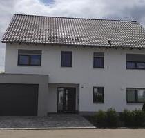 Meisonettewohnung mit Doppelgarage und Grundstück - Rosengarten