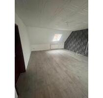 Zweizimmerwohnung in Bovenden mit Küche, Dusche und Balkon