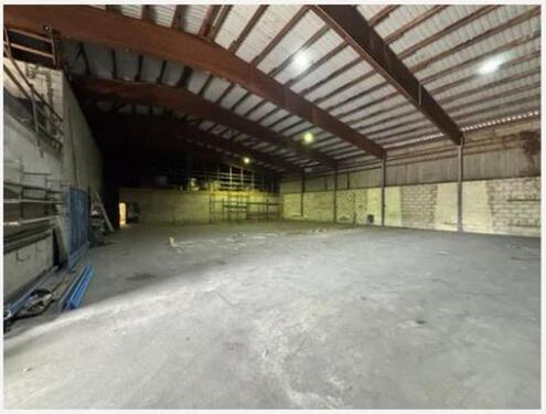Foto - 602 m² Lagerhalle im Gewerbehof – großes Tor – top Lage in WL