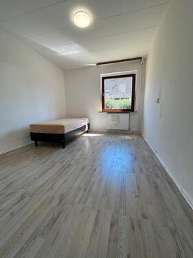 Foto - WG Zimmer Berlin + Garten + Möbliert Anmeldung Unbefristet